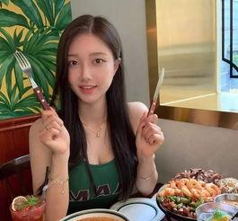 天津吃瓜爆料小姐姐,天津网红“吃瓜爆料小姐姐”事件回顾